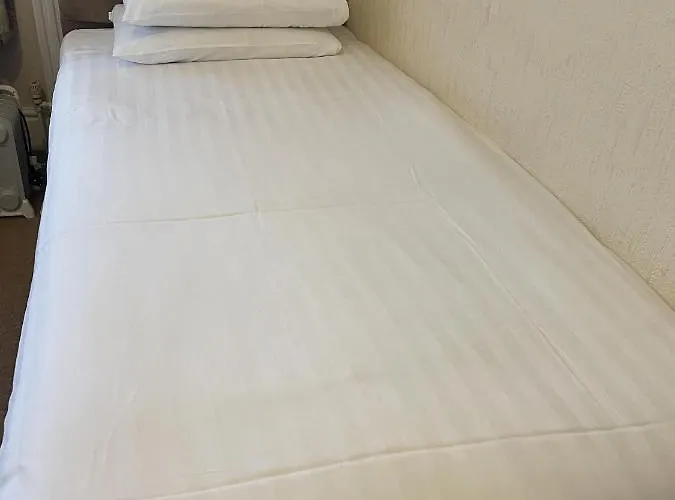 Pensjonat Diamonds Near Hospital