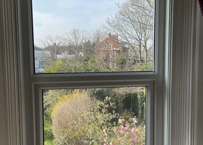 Diamonds Near Hospital Pensjonat 4*