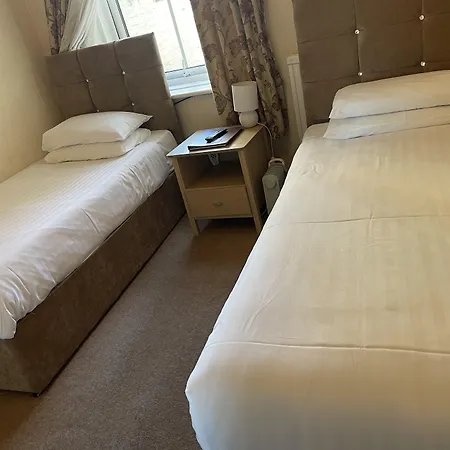 Diamonds Near Hospital بيت ضيافة يورك